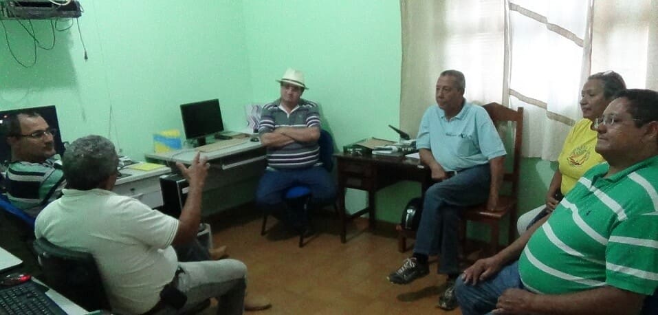 Reunião com os trabalhadores do escritório de Dom Aquino.